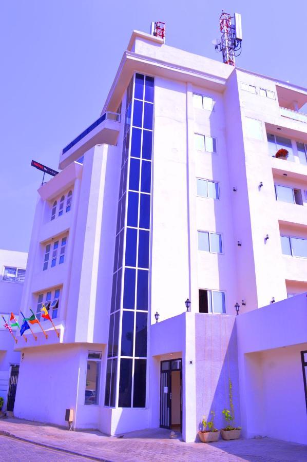 Hotel Les Orchidees كوتونو المظهر الخارجي الصورة