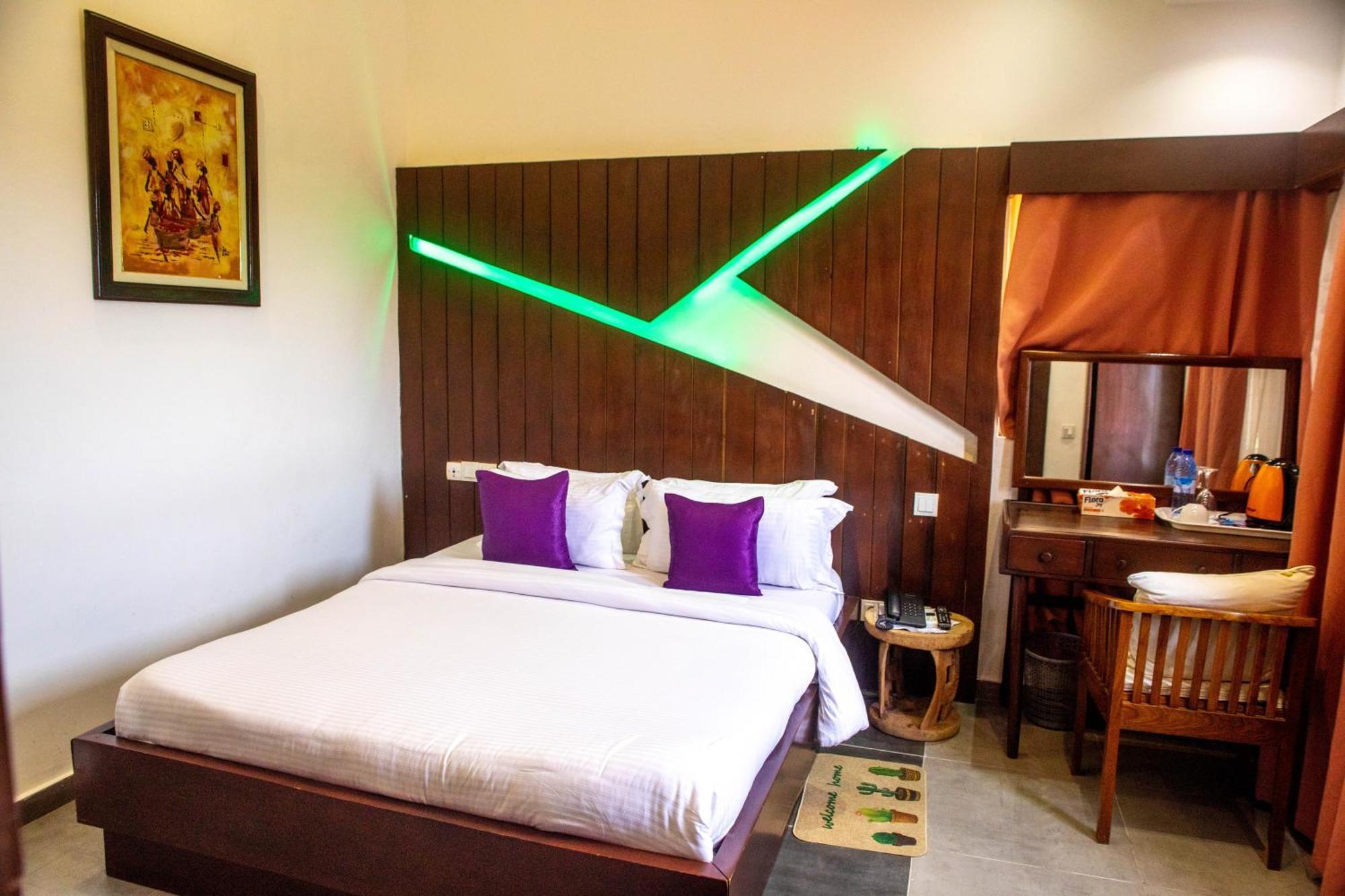 Hotel Les Orchidees كوتونو الغرفة الصورة