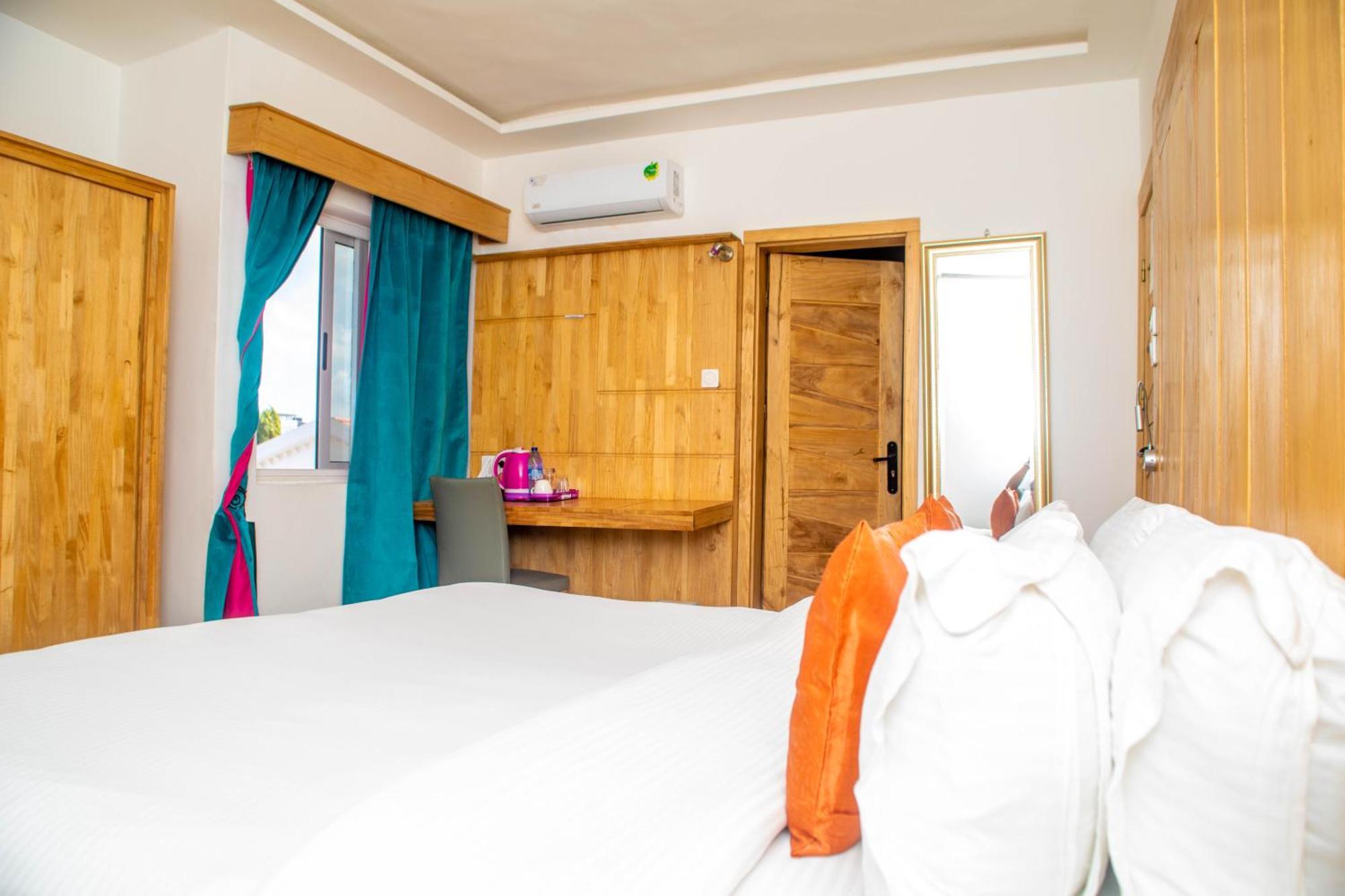 Hotel Les Orchidees كوتونو الغرفة الصورة