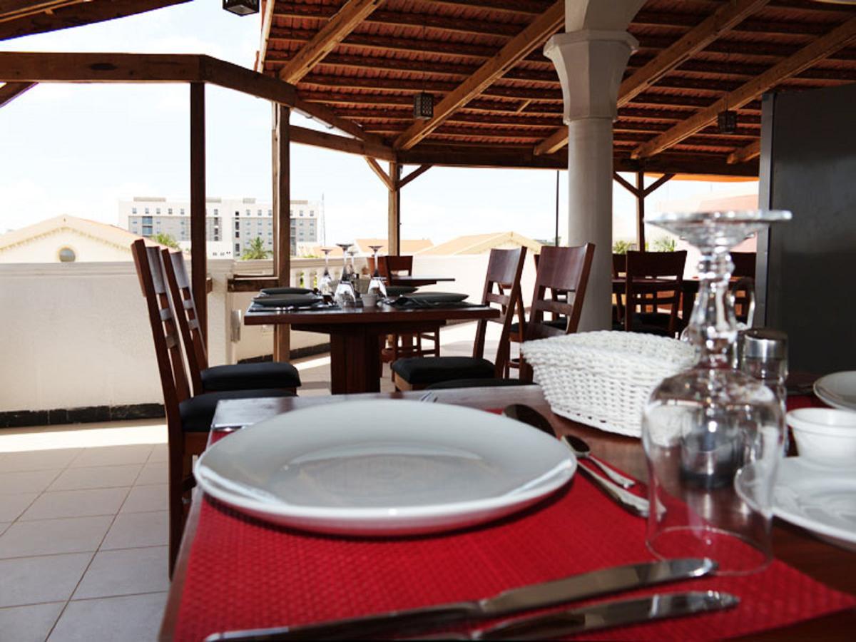 Hotel Les Orchidees كوتونو المظهر الخارجي الصورة