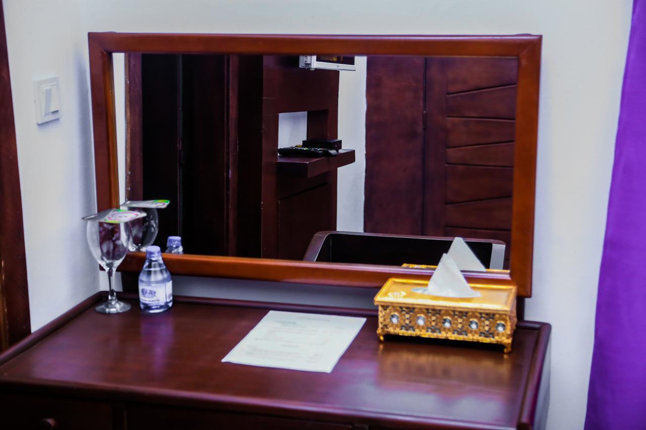 Hotel Les Orchidees كوتونو المظهر الخارجي الصورة